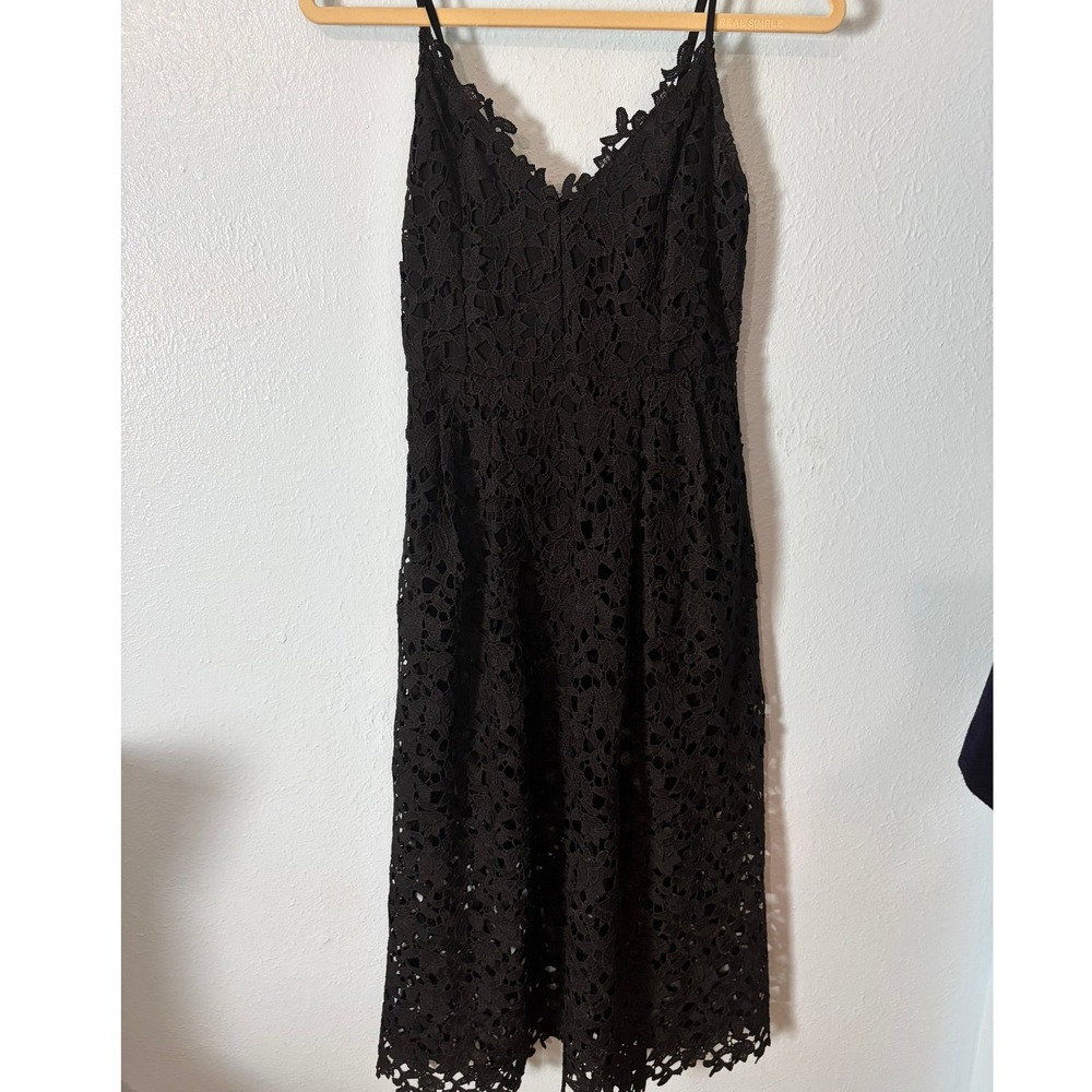 ASTR The Label Black Lace Midi Dress Sleeveless V-Neck Wedding Guest M Romantic